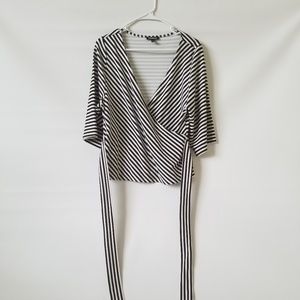 Express BlackWhite Top sz s_p